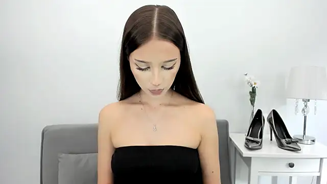 EmilyDarling online show from 6, 10, 2025