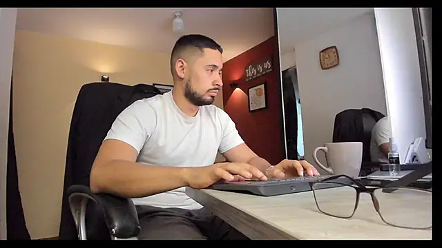 Snapshot of thesexlawyer1 chatting on 14, 12, 2025 thesexlawyer1 online show from 14, 12, 2025