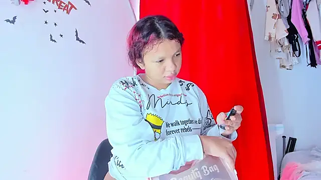 Emily Coper18 online show from 27, 10, 2025