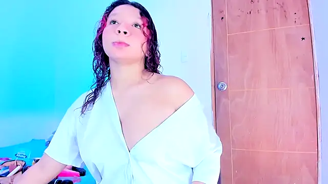 Snapshot of Emily_Coper18 chatting on 21, 5, 2026 Emily Coper18 online show from 21, 5, 2026