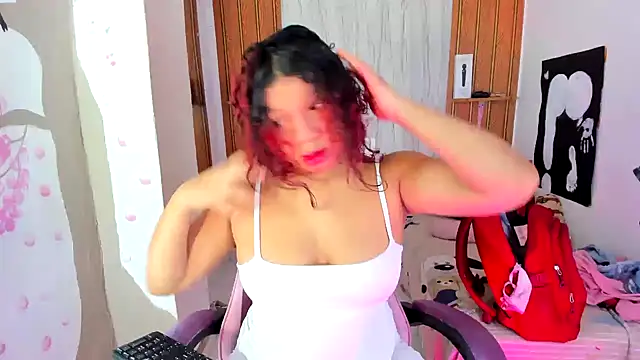 Snapshot of Emily_Coper18 chatting on 29, 6, 2026 Emily Coper18 online show from 29, 6, 2026