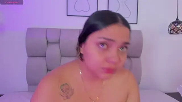 Snapshot of Abril_Gomez06 chatting on 12, 4, 2026 Abril Gomez06 online show from 12, 4, 2026