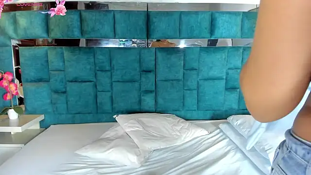 Snapshot of Abril_Gomez06 chatting on 4, 7, 2026 Abril Gomez06 online show from 4, 7, 2026