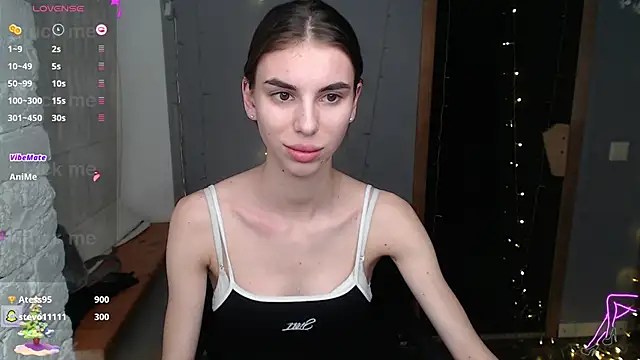 Snapshot of EmmyGreans chatting on 10, 12, 2024 EmmyGreans online show from 10, 12, 2024