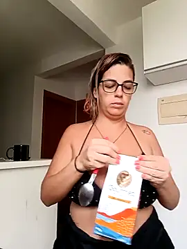 Escarlate4you  online show from 4, 12, 2024