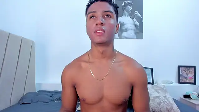 Snapshot of MagnusKing_ chatting on 4, 7, 2026 MagnusKing online show from 4, 7, 2026