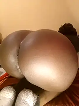 Misskhalifa  online show from 24, 10, 2025