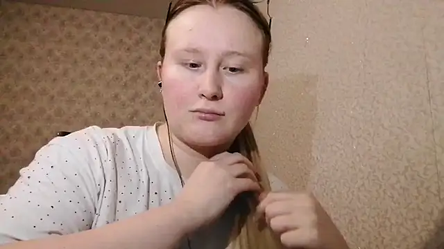 Anika Lipps online show from 18, 3, 2025