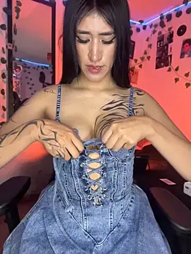Snapshot of Ahri_Rousse chatting on 21, 4, 2026 Ahri Rousse online show from 21, 4, 2026