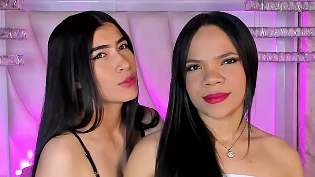 Snapshot of siara_and_zoe chatting on 13, 5, 2026 siara and zoe online show from 13, 5, 2026