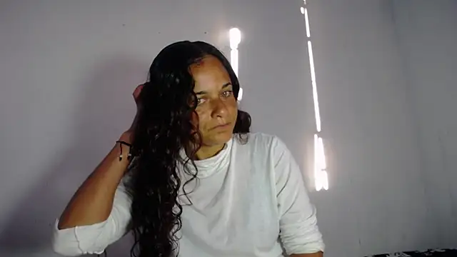 GiveLove1 online show from 15, 12, 2024