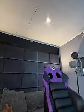 CHERRYY BOMB  online show from 15, 3, 2026