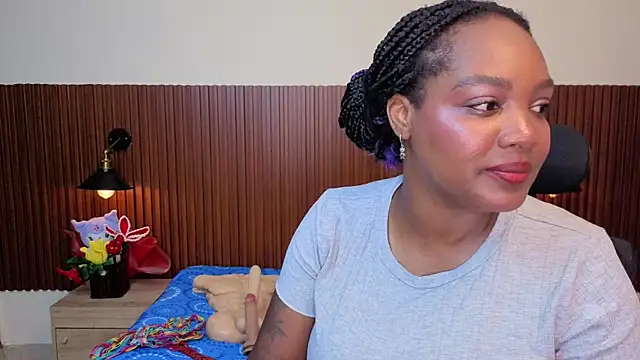 Snapshot of chanel_brunette chatting on 5, 4, 2026 chanel brunette online show from 5, 4, 2026