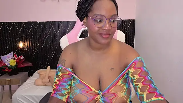 Snapshot of chanel_brunette chatting on 28, 4, 2026 chanel brunette online show from 28, 4, 2026