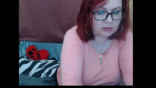 Snapshot of PlayfullMature chatting on 9, 4, 2026 PlayfullMature online show from 9, 4, 2026