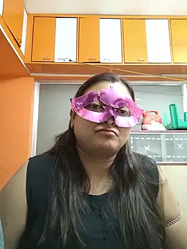 Snapshot of SWEETLYBOMB chatting on 26, 5, 2026 SWEETLYBOMB online show from 26, 5, 2026