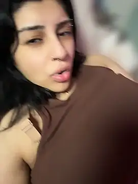 ThickerThanYoBitch online show from 25, 4, 2026