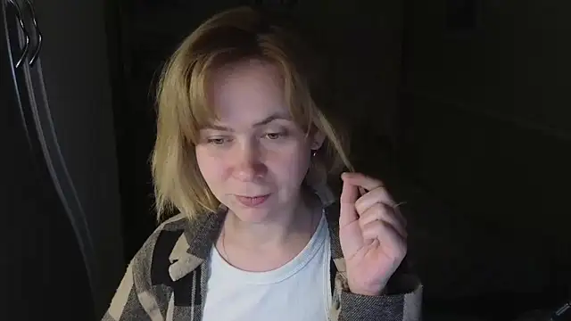 Snapshot of Riley_Roo chatting on 28, 5, 2026 Riley Roo online show from 28, 5, 2026