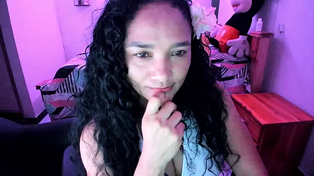 Snapshot of rayza_mature_154 chatting on 9, 5, 2026 rayza mature 154 online show from 9, 5, 2026