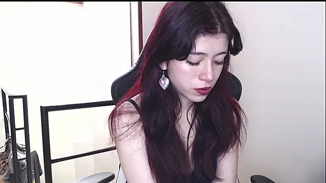 SuzzyyM online show from 7, 1, 2025