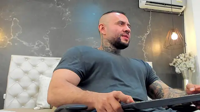 BruceDallas online show from 2, 12, 2024