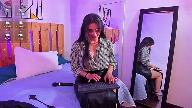 Snapshot of emily_amaya chatting on 19, 6, 2026 emily amaya online show from 19, 6, 2026