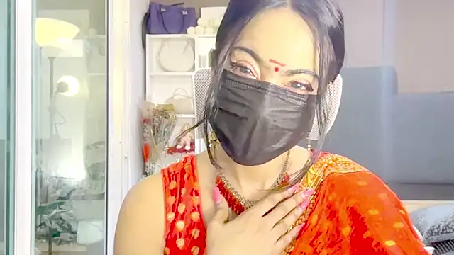 Snapshot of Monalisadon018 chatting on 20, 11, 2025 Monalisadon018 online show from 20, 11, 2025