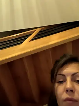 Snapshot of LadySaraah34 chatting on 11, 11, 2025 LadySaraah34 online show from 11, 11, 2025