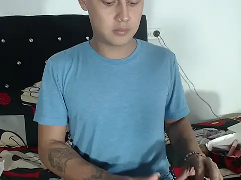 Snapshot of EmillyKoper chatting on 8, 4, 2026 EmillyKoper online show from 8, 4, 2026