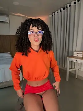 Lianh Benett online show from 3, 11, 2025