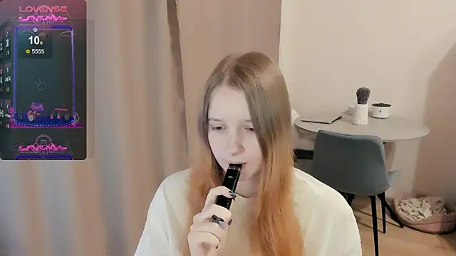 Snapshot of Alyaley chatting on 8, 3, 2025 Alyaley online show from 8, 3, 2025