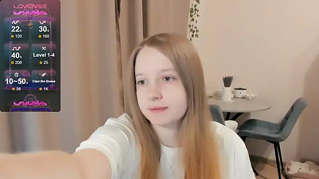 Snapshot of Alyaley chatting on 2, 10, 2025 Alyaley online show from 2, 10, 2025