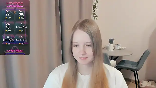 Snapshot of Alyaley chatting on 4, 10, 2025 Alyaley online show from 4, 10, 2025