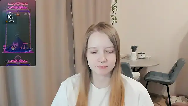 Snapshot of Alyaley chatting on 5, 10, 2025 Alyaley online show from 5, 10, 2025