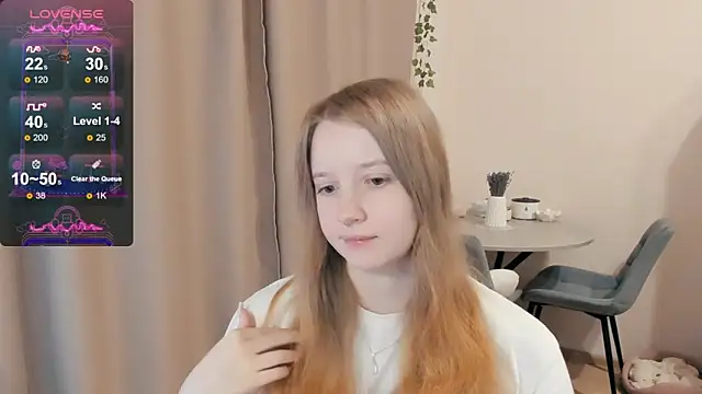 Snapshot of Alyaley chatting on 8, 10, 2025 Alyaley online show from 8, 10, 2025