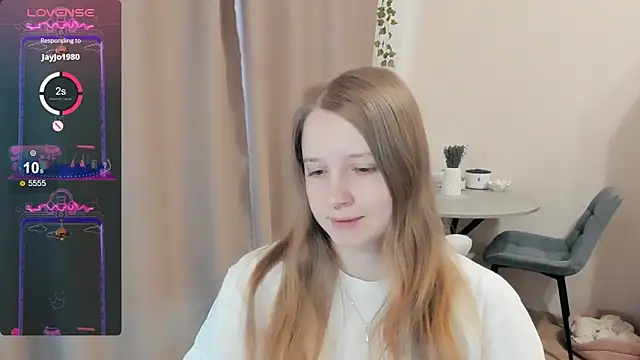 Snapshot of Alyaley chatting on 9, 10, 2025 Alyaley online show from 9, 10, 2025