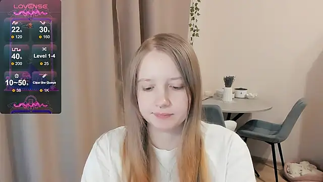 Snapshot of Alyaley chatting on 10, 10, 2025 Alyaley online show from 10, 10, 2025