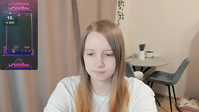 Snapshot of Alyaley chatting on 15, 10, 2025 Alyaley online show from 15, 10, 2025