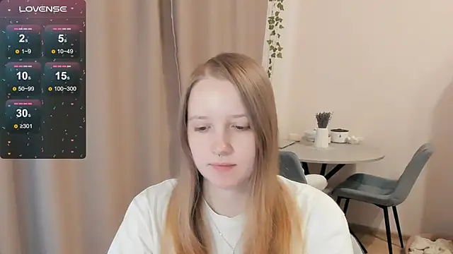 Snapshot of Alyaley chatting on 17, 10, 2025 Alyaley online show from 17, 10, 2025