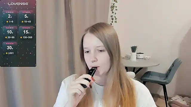 Snapshot of Alyaley chatting on 19, 10, 2025 Alyaley online show from 19, 10, 2025