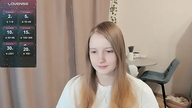 Snapshot of Alyaley chatting on 10, 11, 2025 Alyaley online show from 10, 11, 2025