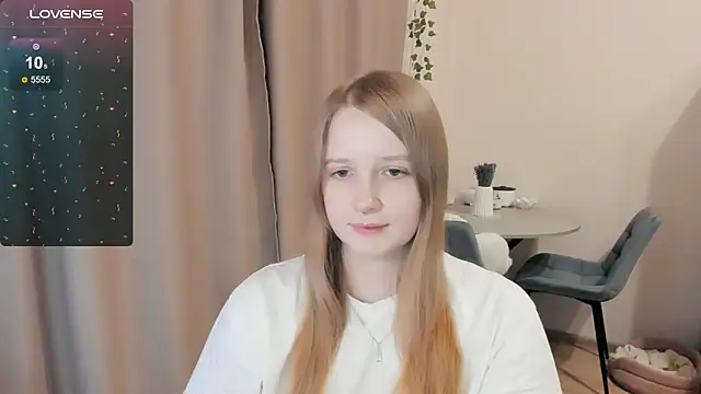 Snapshot of Alyaley chatting on 12, 11, 2025 Alyaley online show from 12, 11, 2025