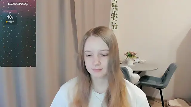 Snapshot of Alyaley chatting on 4, 12, 2025 Alyaley online show from 4, 12, 2025