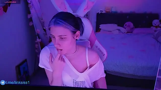 Snapshot of twicewetgirl chatting on 19, 3, 2026 twicewetgirl online show from 19, 3, 2026