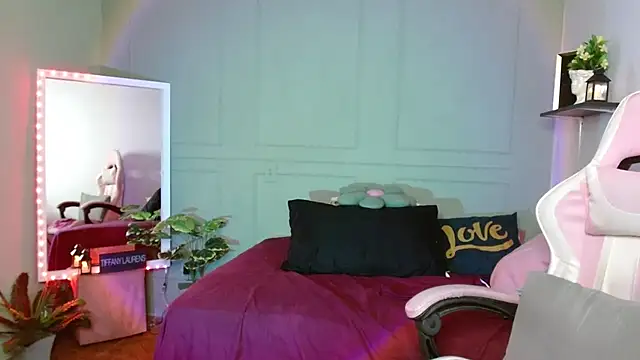 Snapshot of tiffany_laurens chatting on 8, 12, 2024 tiffany laurens online show from 8, 12, 2024