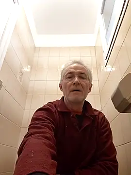 Snapshot of 60philippe chatting on 28, 10, 2025 60philippe online show from 28, 10, 2025