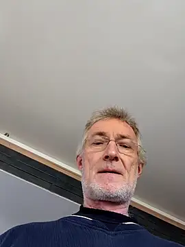 Snapshot of 60philippe chatting on 6, 3, 2026 60philippe online show from 6, 3, 2026