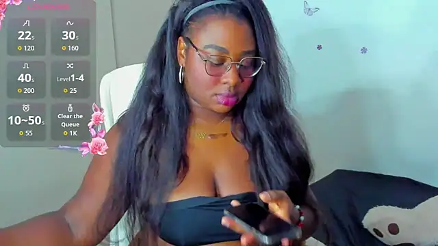 Snapshot of Naomii_King chatting on 12, 6, 2026 Naomii King online show from 12, 6, 2026