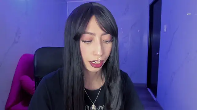 Snapshot of LilithCooperr_ chatting on 5, 5, 2026 LilithCooperr online show from 5, 5, 2026