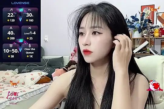 Snapshot of _LLisa_ chatting on 1, 1, 2025 LLisa online show from 1, 1, 2025